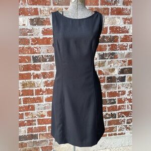 Black Dress! Women’s Black dress sleeveless lined, scoop neck (36)